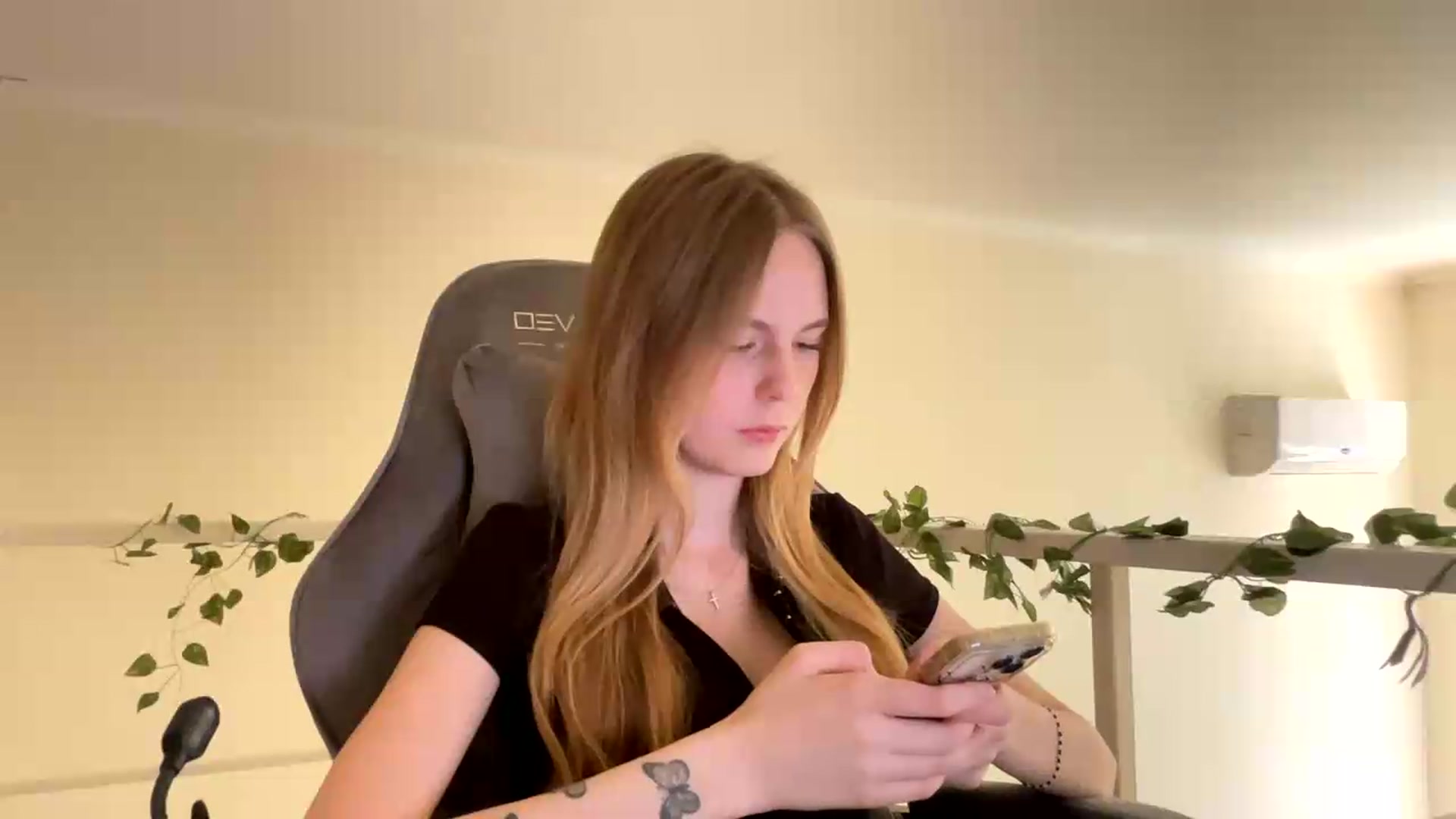 Gallery image thumbnail from SelinaMynx's myfreecams stream on, 06/24/2026, 09:09 image 18 of 20