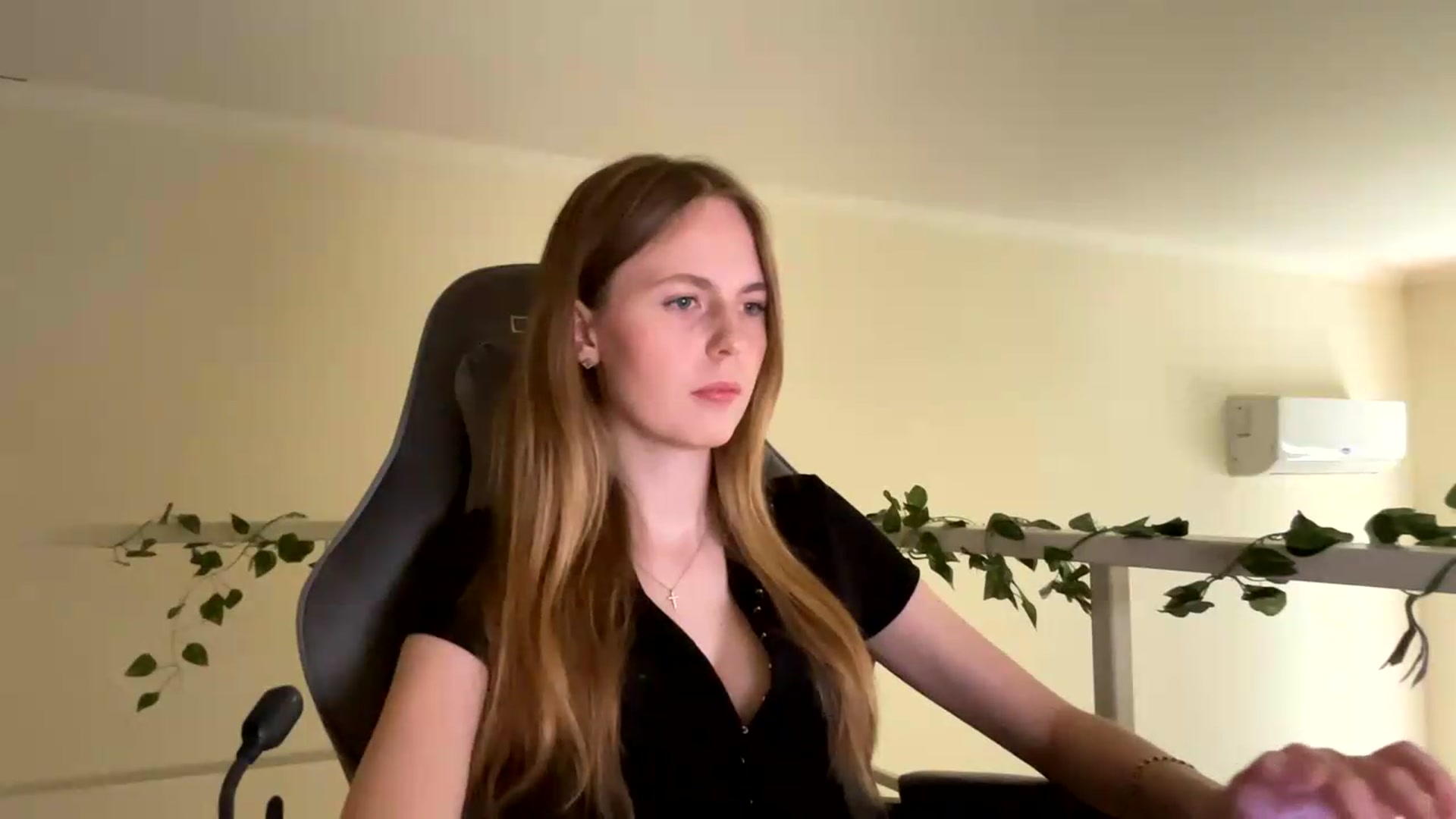 Gallery image thumbnail from SelinaMynx's myfreecams stream on, 06/24/2026, 10:01 image 14 of 20
