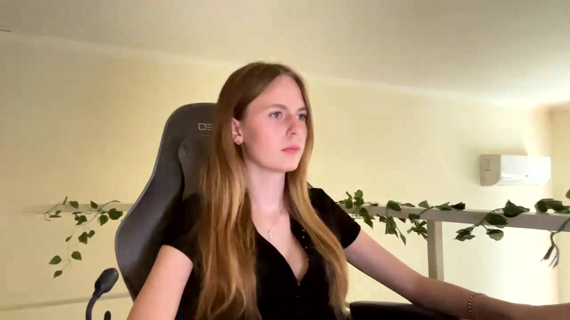 Gallery image thumbnail from SelinaMynx's myfreecams stream on, 06/24/2026, 10:01 image 12 of 20