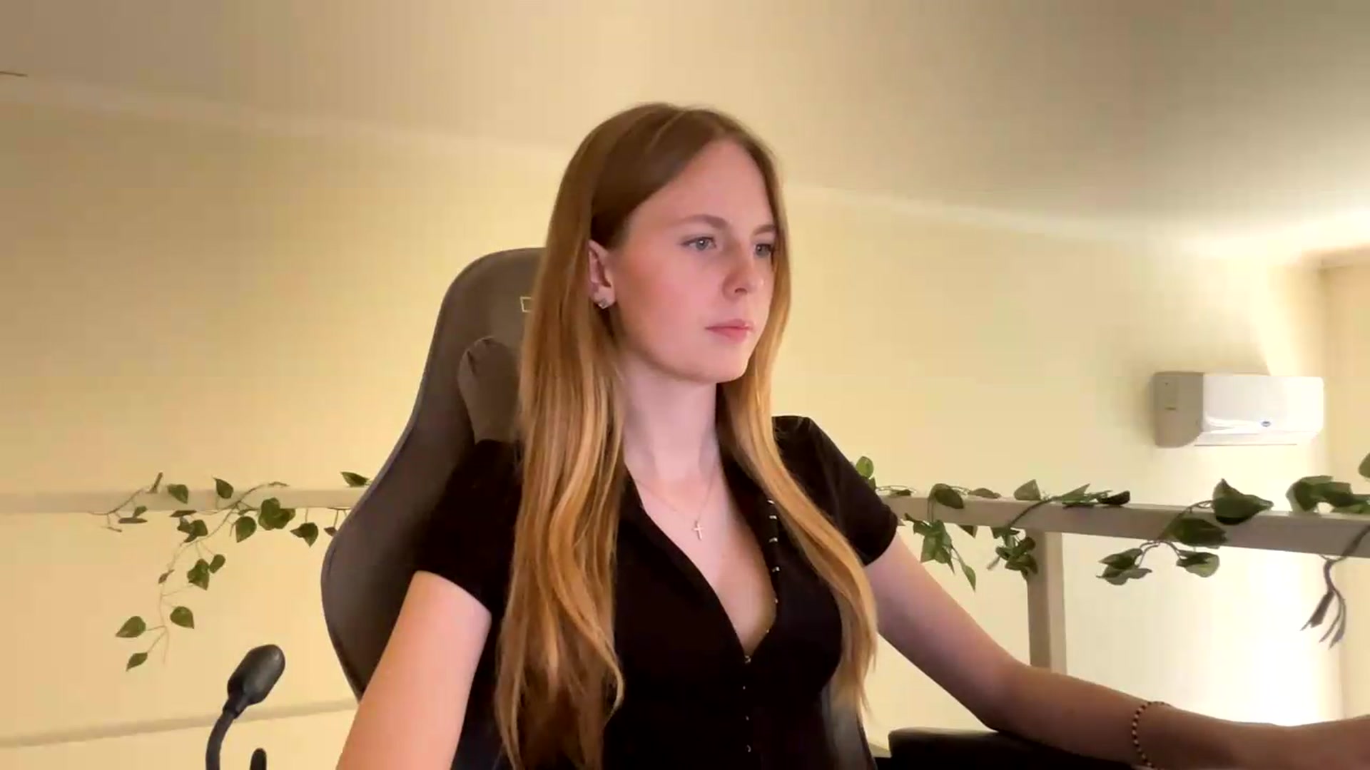 Gallery image thumbnail from SelinaMynx's myfreecams stream on, 06/24/2026, 10:01 image 16 of 20