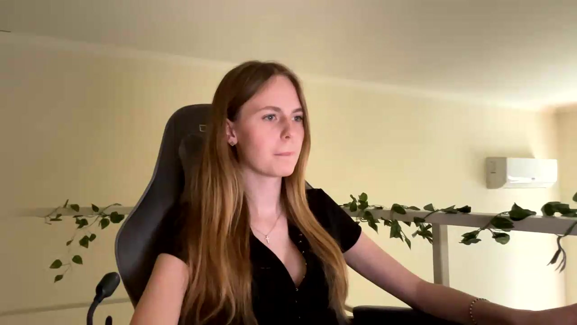 Gallery image thumbnail from SelinaMynx's myfreecams stream on, 06/24/2026, 10:01 image 11 of 20