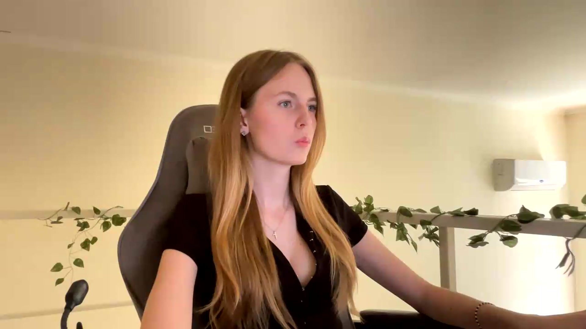 Gallery image thumbnail from SelinaMynx's myfreecams stream on, 06/24/2026, 10:01 image 2 of 20