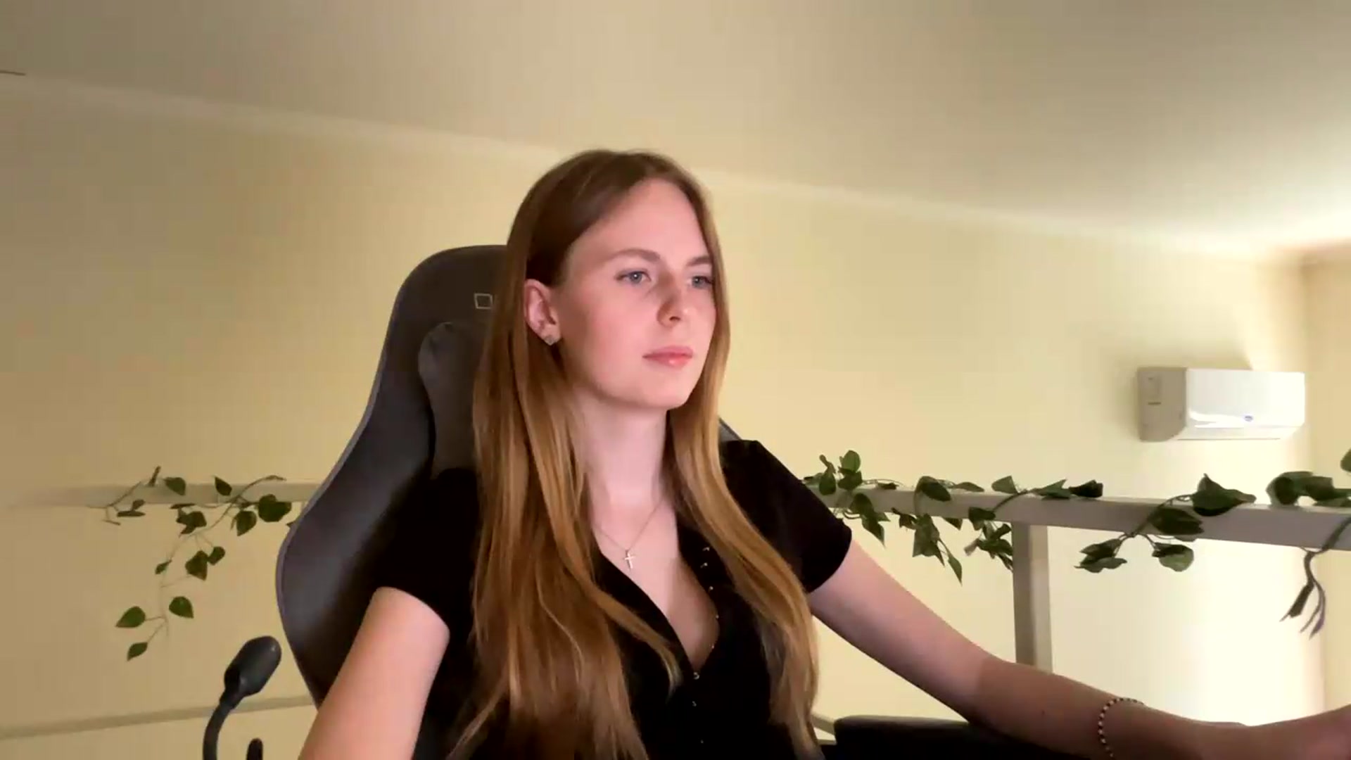 Gallery image thumbnail from SelinaMynx's myfreecams stream on, 06/24/2026, 10:01 image 15 of 20