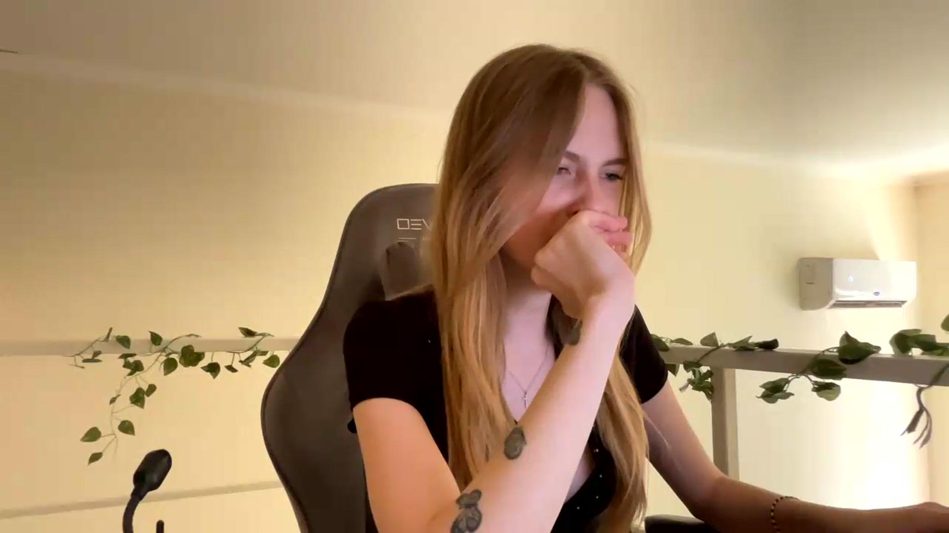 Gallery image thumbnail from SelinaMynx's myfreecams stream on, 06/24/2026, 10:32 image 9 of 20
