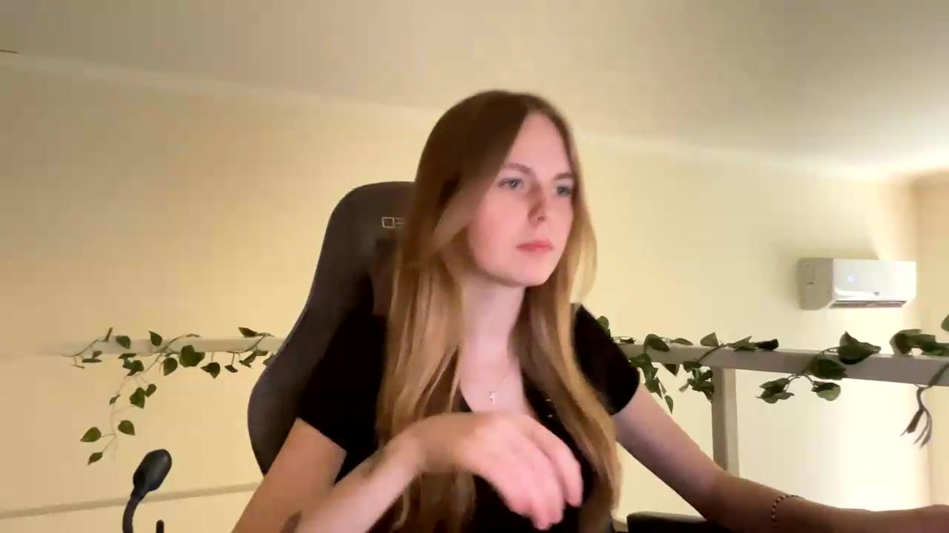 Gallery image thumbnail from SelinaMynx's myfreecams stream on, 06/24/2026, 10:32 image 4 of 20