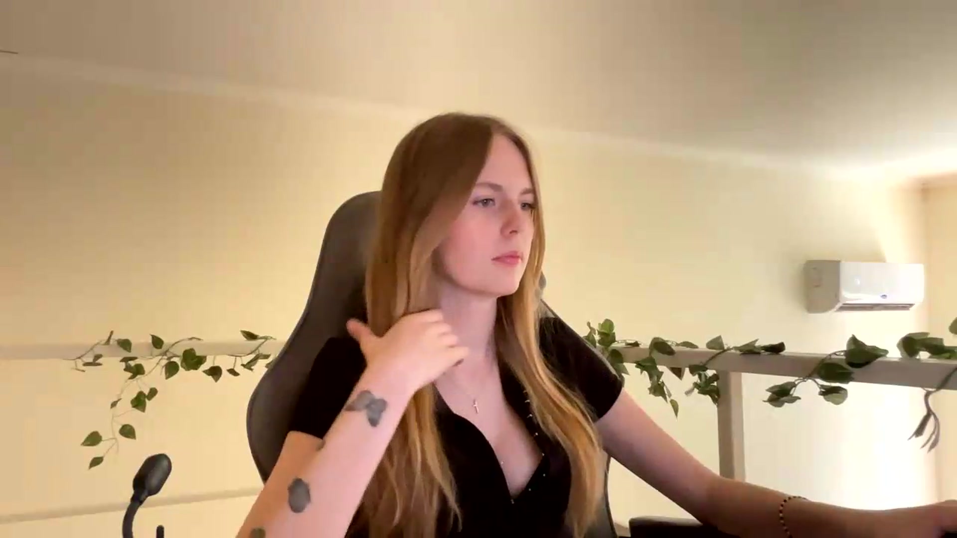 Gallery image thumbnail from SelinaMynx's myfreecams stream on, 06/24/2026, 10:32 image 11 of 20