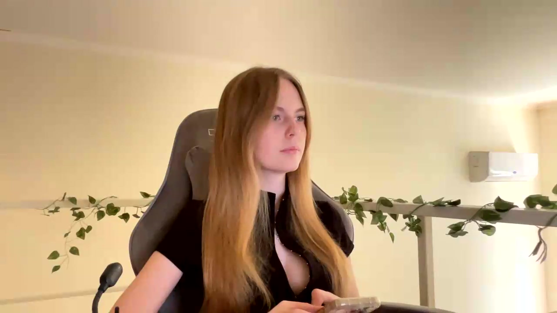 Gallery image thumbnail from SelinaMynx's myfreecams stream on, 06/24/2026, 11:30 image 8 of 20