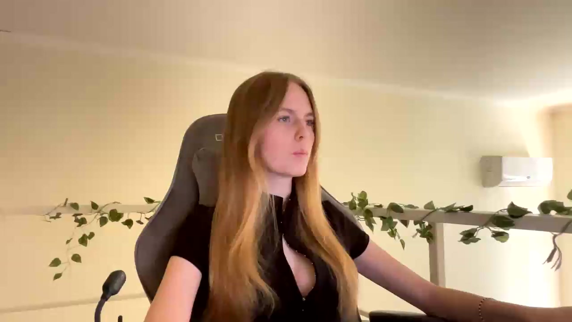 Gallery image thumbnail from SelinaMynx's myfreecams stream on, 06/24/2026, 11:30 image 12 of 20