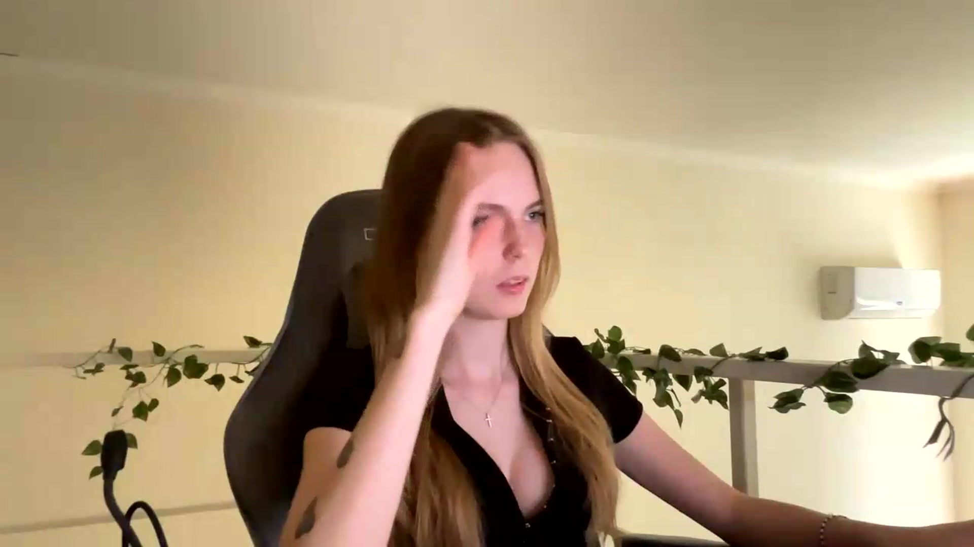 Gallery image thumbnail from SelinaMynx's myfreecams stream on, 06/24/2026, 13:28 image 12 of 20