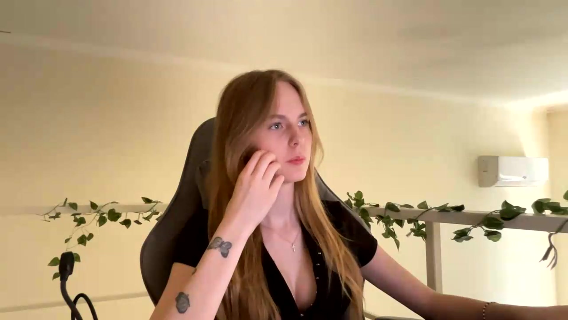 Gallery image thumbnail from SelinaMynx's myfreecams stream on, 06/24/2026, 13:28 image 4 of 20