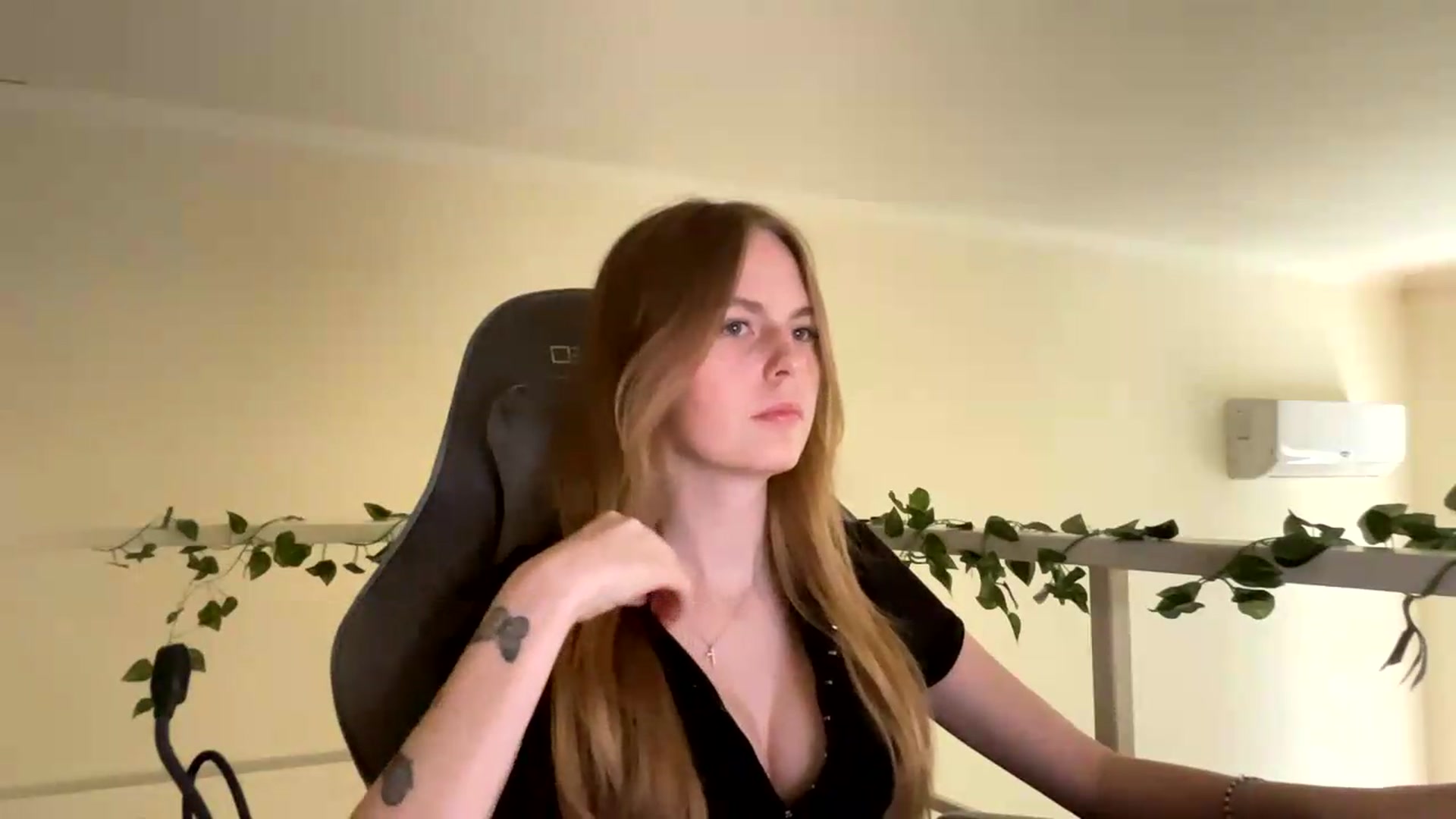 Gallery image thumbnail from SelinaMynx's myfreecams stream on, 06/24/2026, 13:28 image 10 of 20