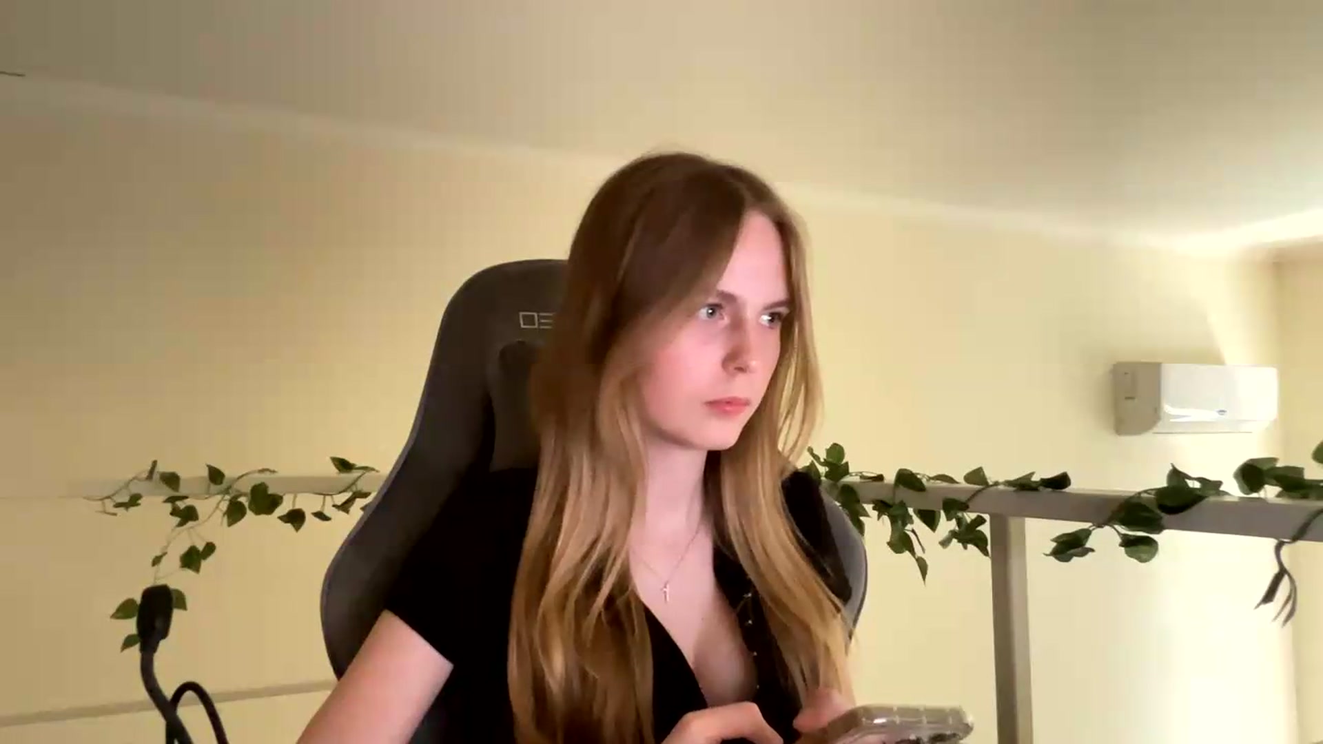 Gallery image thumbnail from SelinaMynx's myfreecams stream on, 06/24/2026, 13:28 image 20 of 20