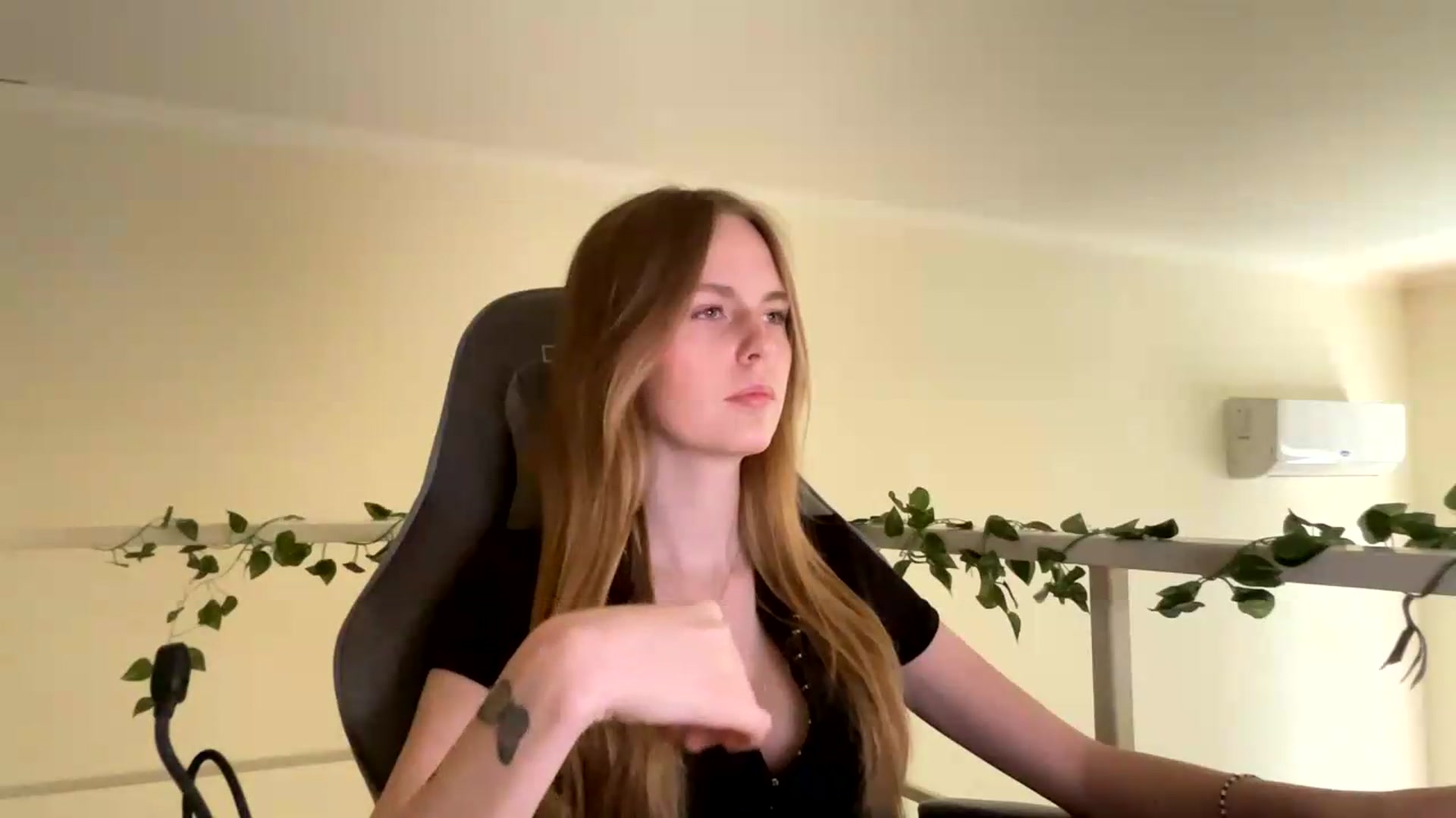Gallery image thumbnail from SelinaMynx's myfreecams stream on, 06/24/2026, 13:28 image 14 of 20