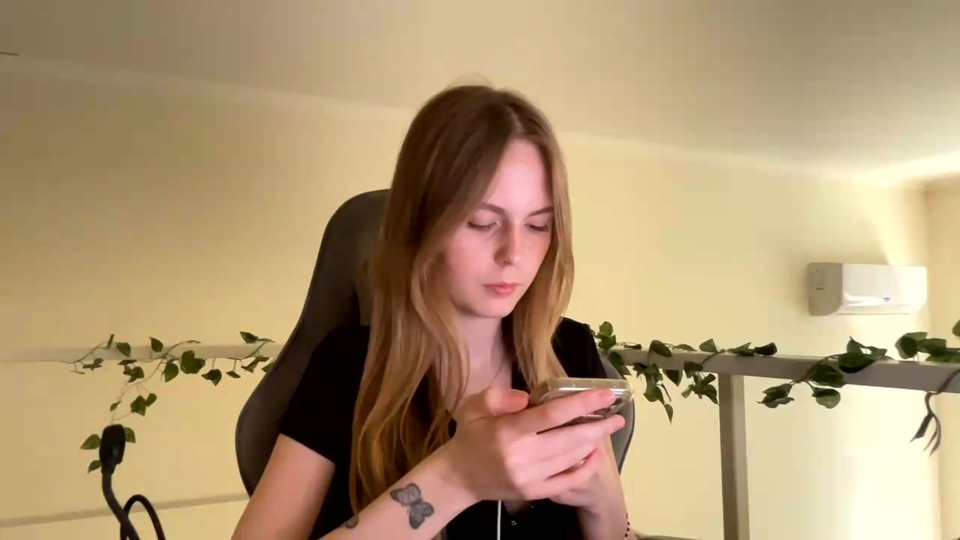 Gallery image thumbnail from SelinaMynx's myfreecams stream on, 06/24/2026, 13:28 image 17 of 20