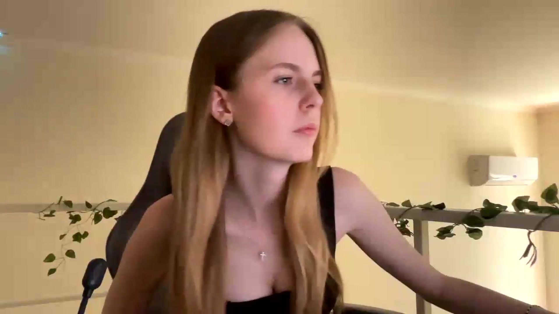 Gallery image thumbnail from SelinaMynx's myfreecams stream on, 06/25/2026, 09:58 image 11 of 20