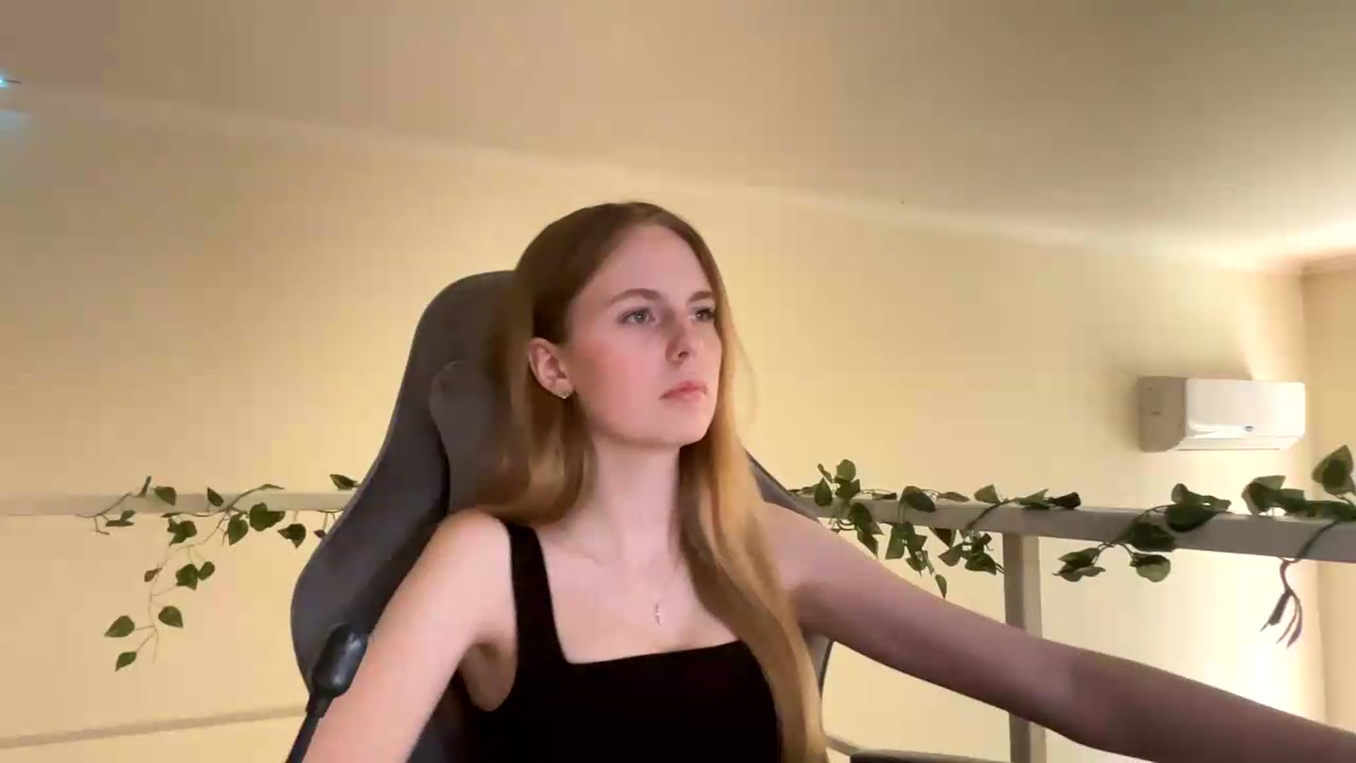 Gallery image thumbnail from SelinaMynx's myfreecams stream on, 06/25/2026, 09:58 image 15 of 20