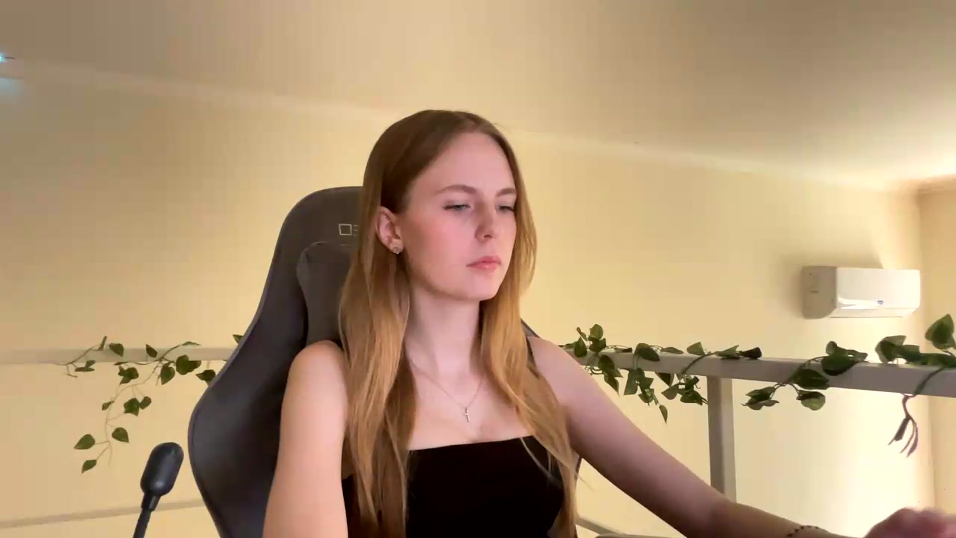 Gallery image thumbnail from SelinaMynx's myfreecams stream on, 06/25/2026, 09:58 image 9 of 20