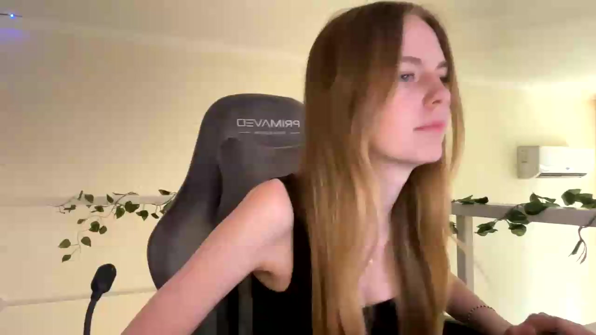 Gallery image thumbnail from SelinaMynx's myfreecams stream on, 06/25/2026, 12:25 image 18 of 20