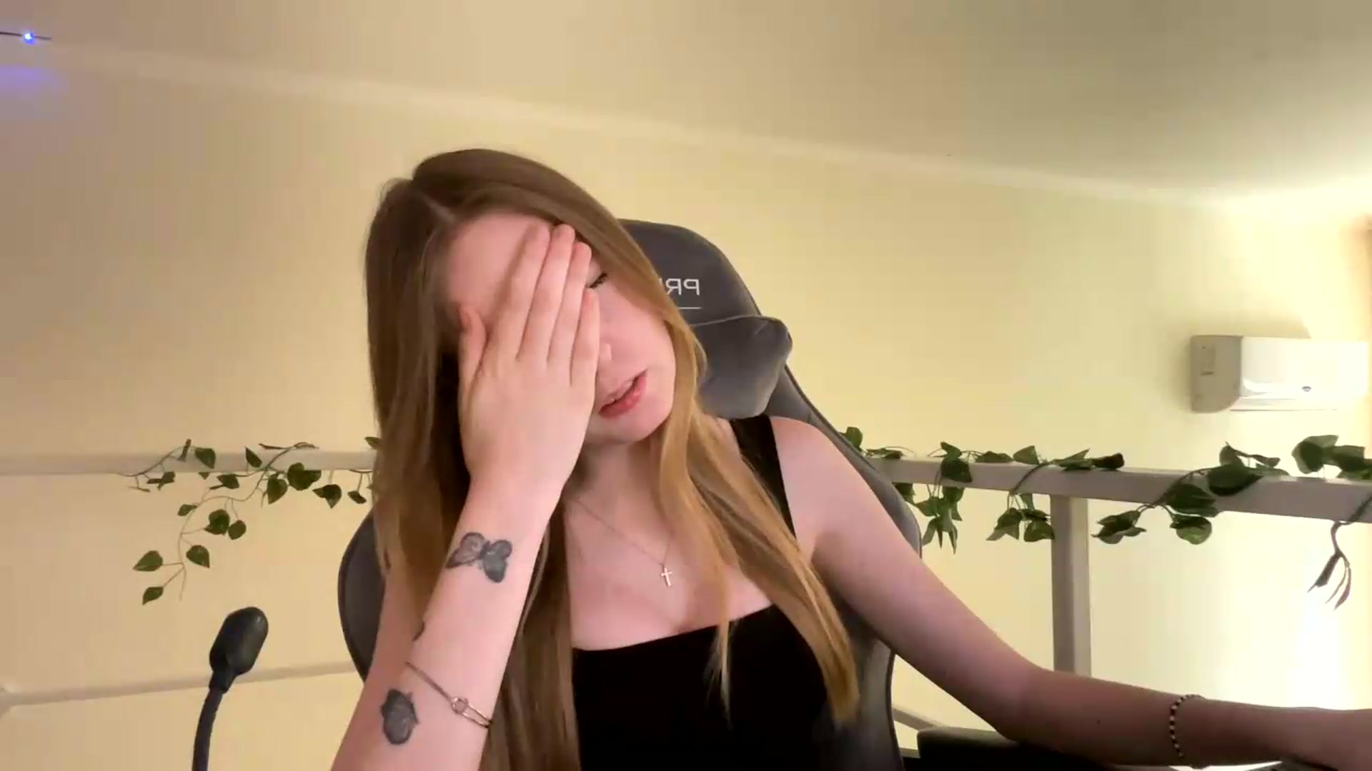 Gallery image thumbnail from SelinaMynx's myfreecams stream on, 06/25/2026, 12:25 image 9 of 20