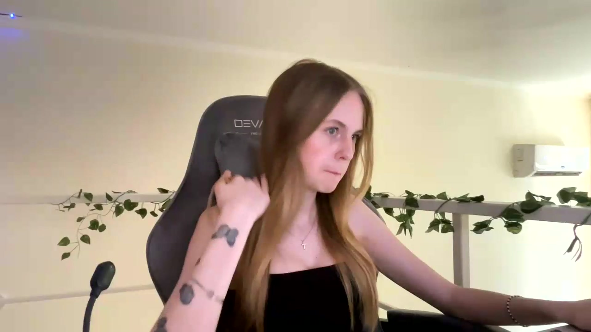 Gallery image thumbnail from SelinaMynx's myfreecams stream on, 06/25/2026, 12:25 image 17 of 20