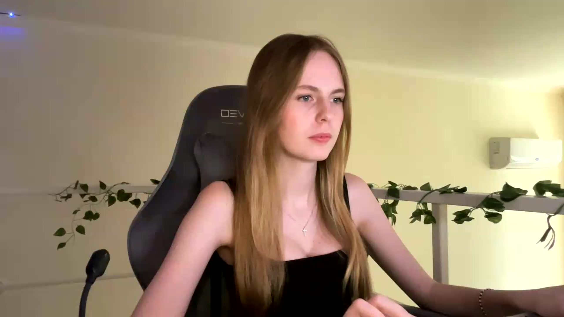 Gallery image thumbnail from SelinaMynx's myfreecams stream on, 06/25/2026, 13:28 image 5 of 20