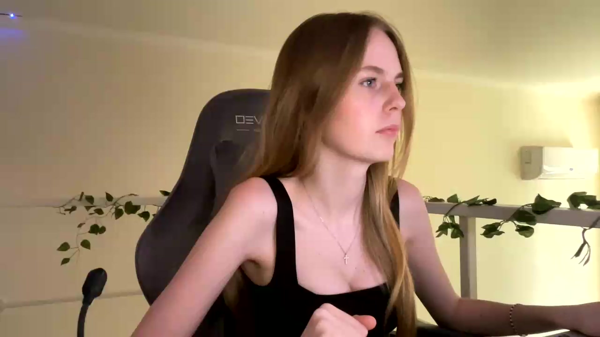 Gallery image thumbnail from SelinaMynx's myfreecams stream on, 06/25/2026, 13:28 image 8 of 20
