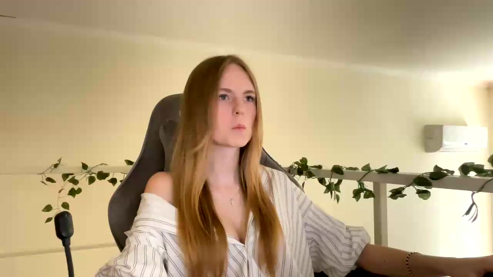 Gallery image thumbnail from SelinaMynx's myfreecams stream on, 06/26/2026, 09:01 image 15 of 20