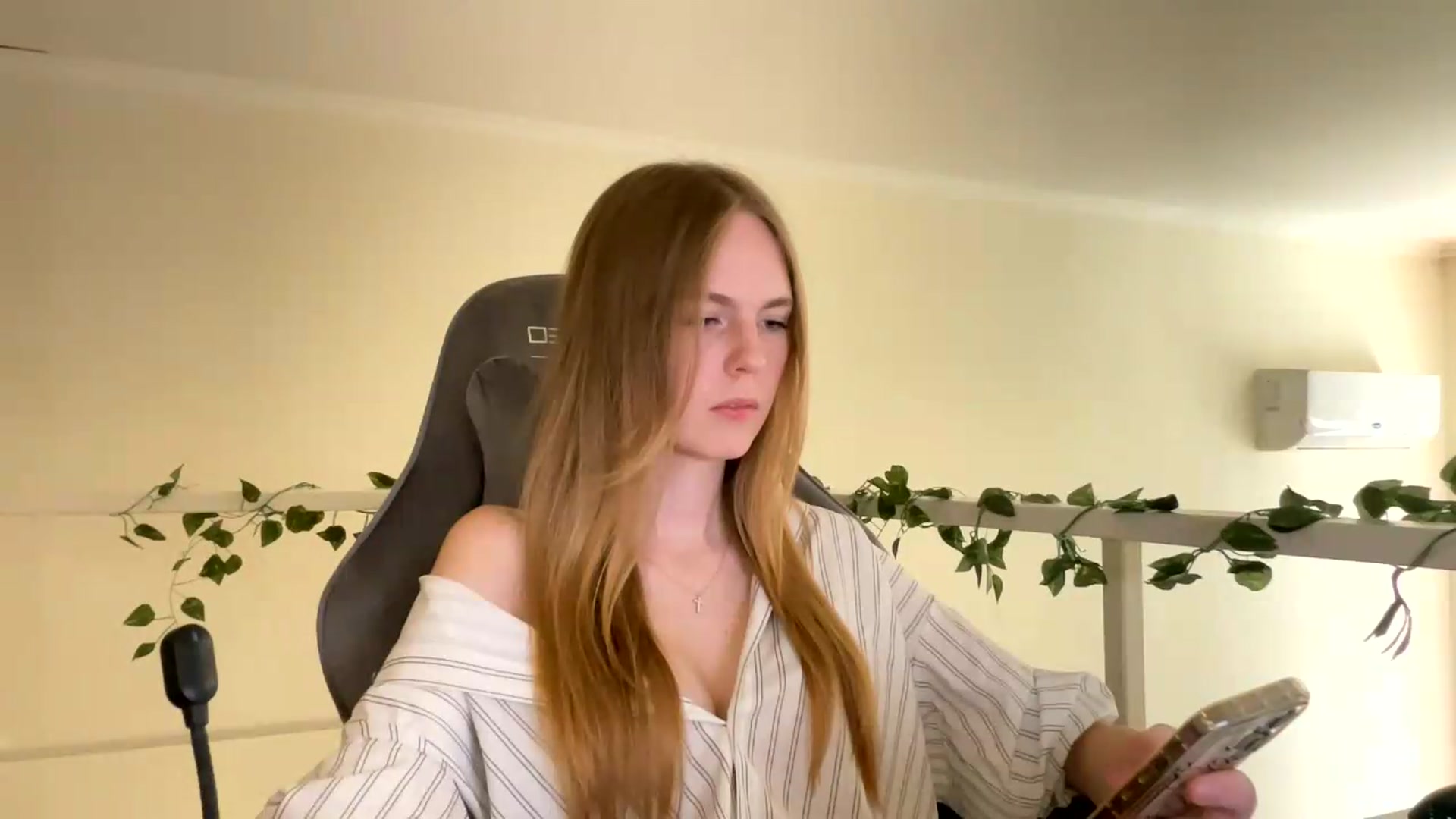 Gallery image thumbnail from SelinaMynx's myfreecams stream on, 06/26/2026, 09:01 image 16 of 20
