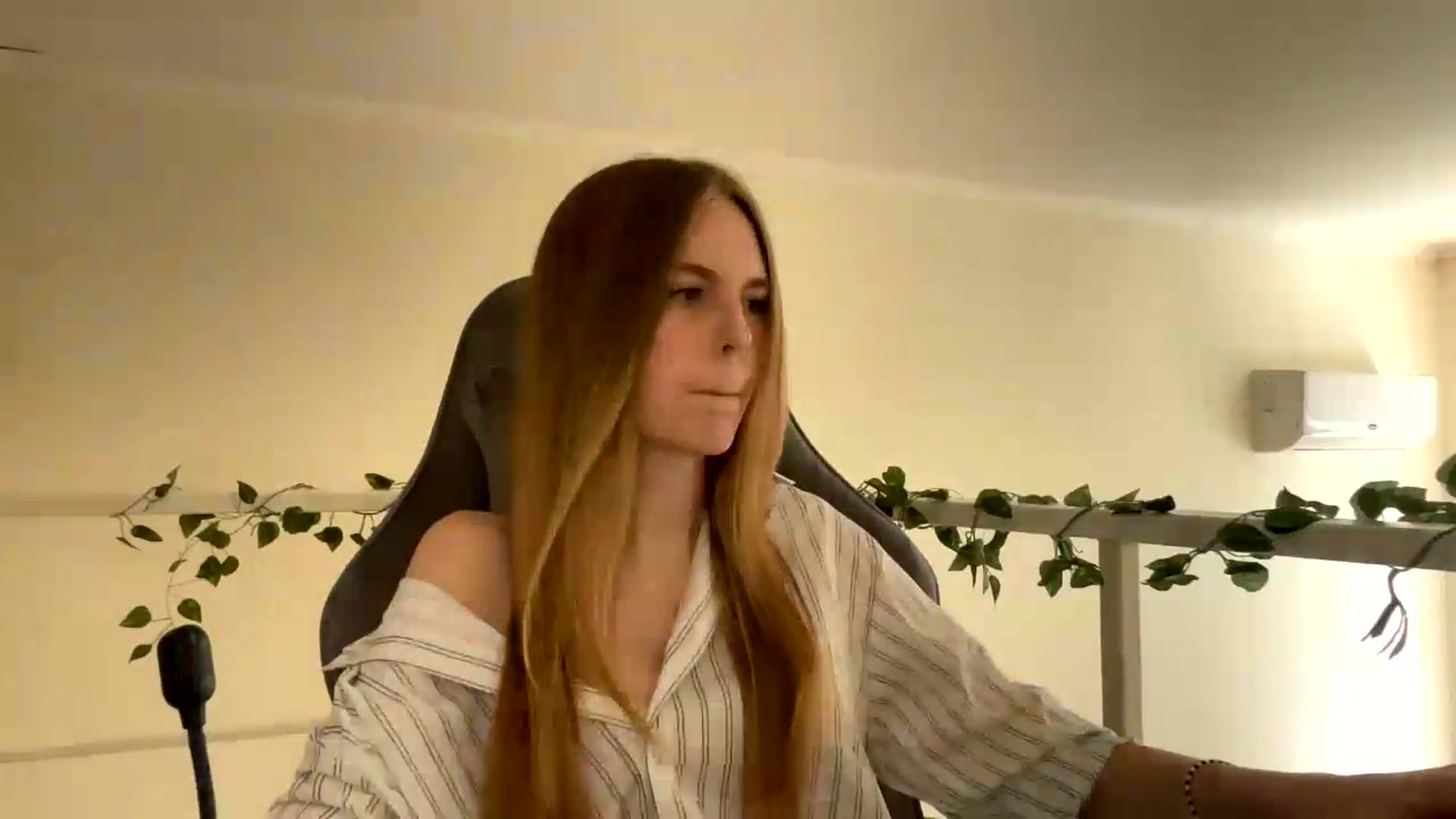 Gallery image thumbnail from SelinaMynx's myfreecams stream on, 06/26/2026, 10:01 image 11 of 20