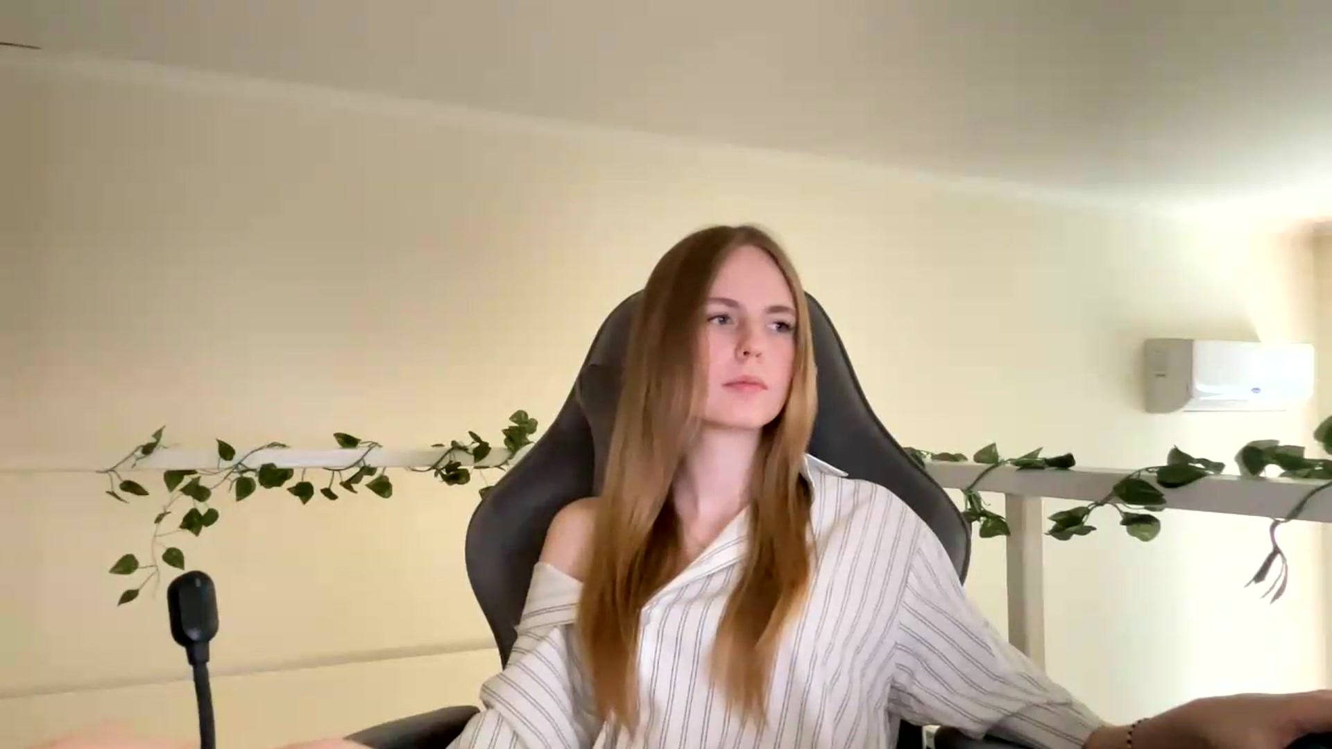 Gallery image thumbnail from SelinaMynx's myfreecams stream on, 06/26/2026, 10:01 image 15 of 20