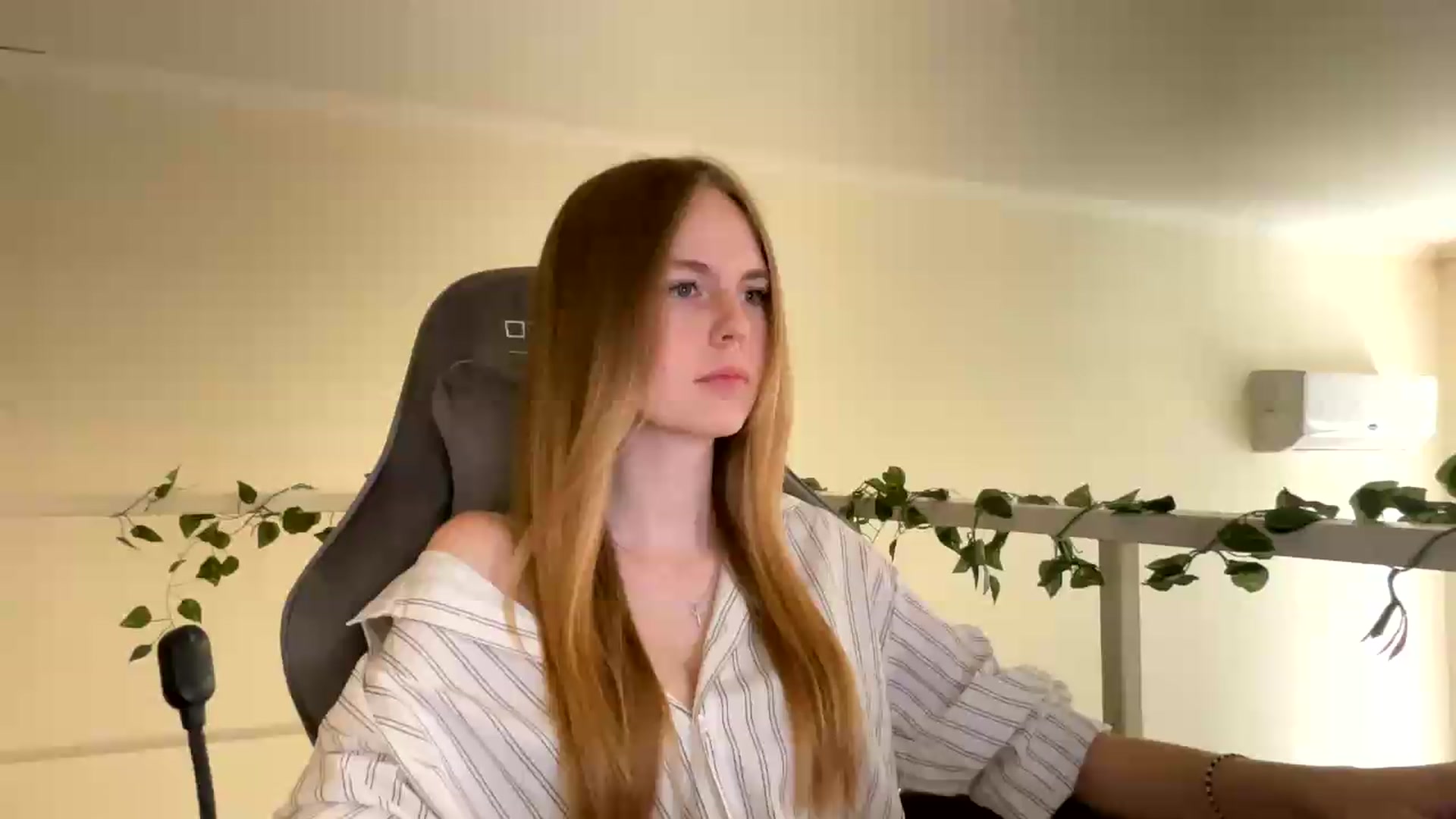 Gallery image thumbnail from SelinaMynx's myfreecams stream on, 06/26/2026, 10:01 image 1 of 20