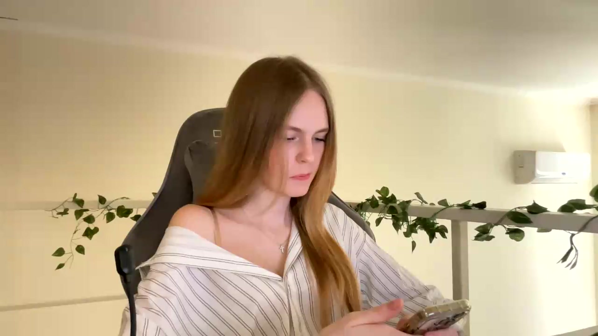 Gallery image thumbnail from SelinaMynx's myfreecams stream on, 06/26/2026, 11:32 image 8 of 20