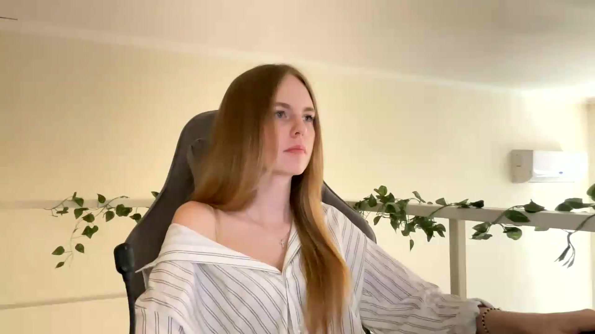Gallery image thumbnail from SelinaMynx's myfreecams stream on, 06/26/2026, 11:32 image 15 of 20