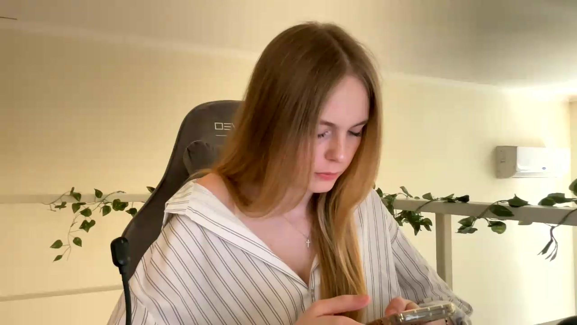 Gallery image thumbnail from SelinaMynx's myfreecams stream on, 06/26/2026, 12:18 image 3 of 20