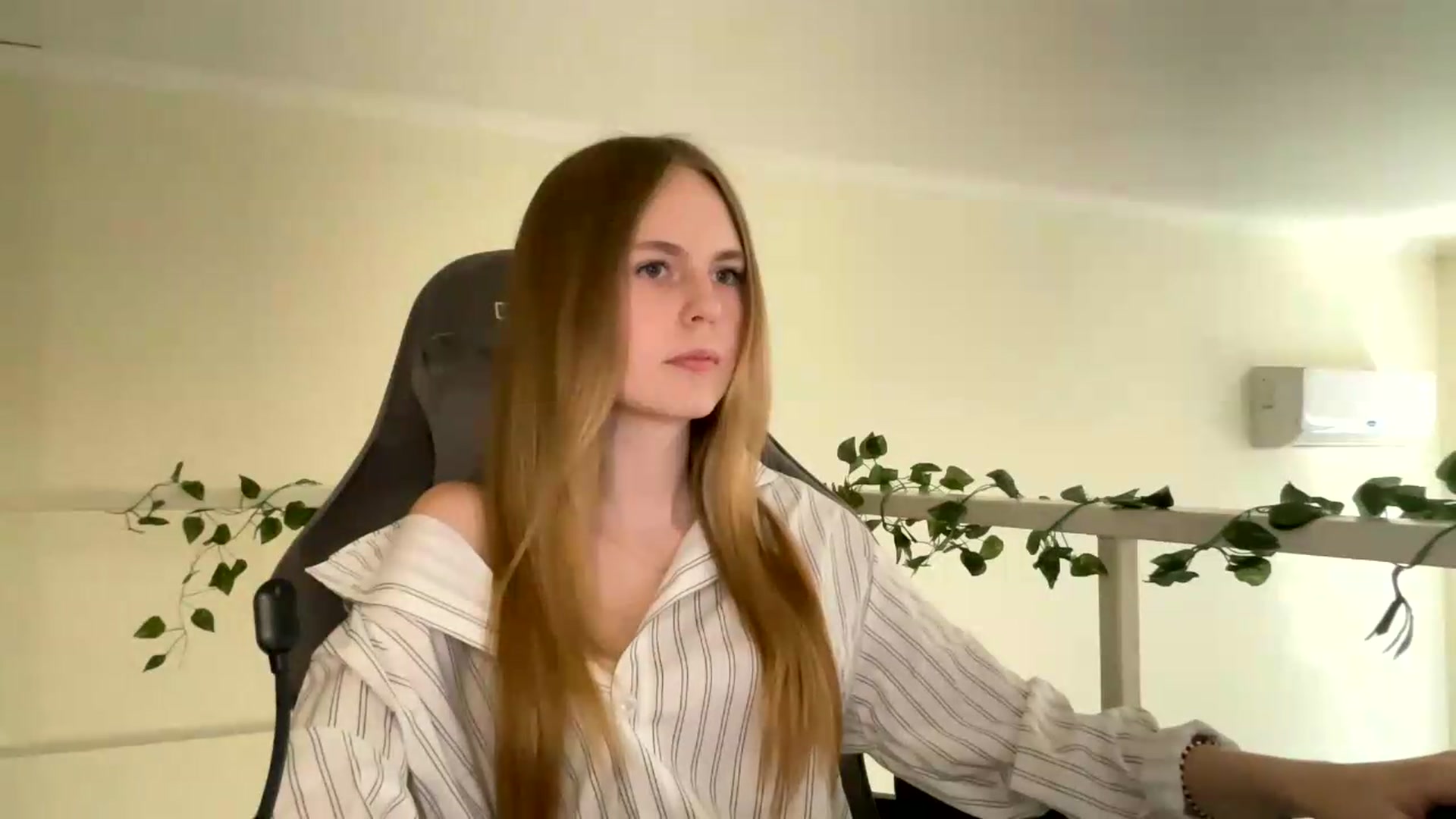 Gallery image thumbnail from SelinaMynx's myfreecams stream on, 06/26/2026, 14:00 image 2 of 20
