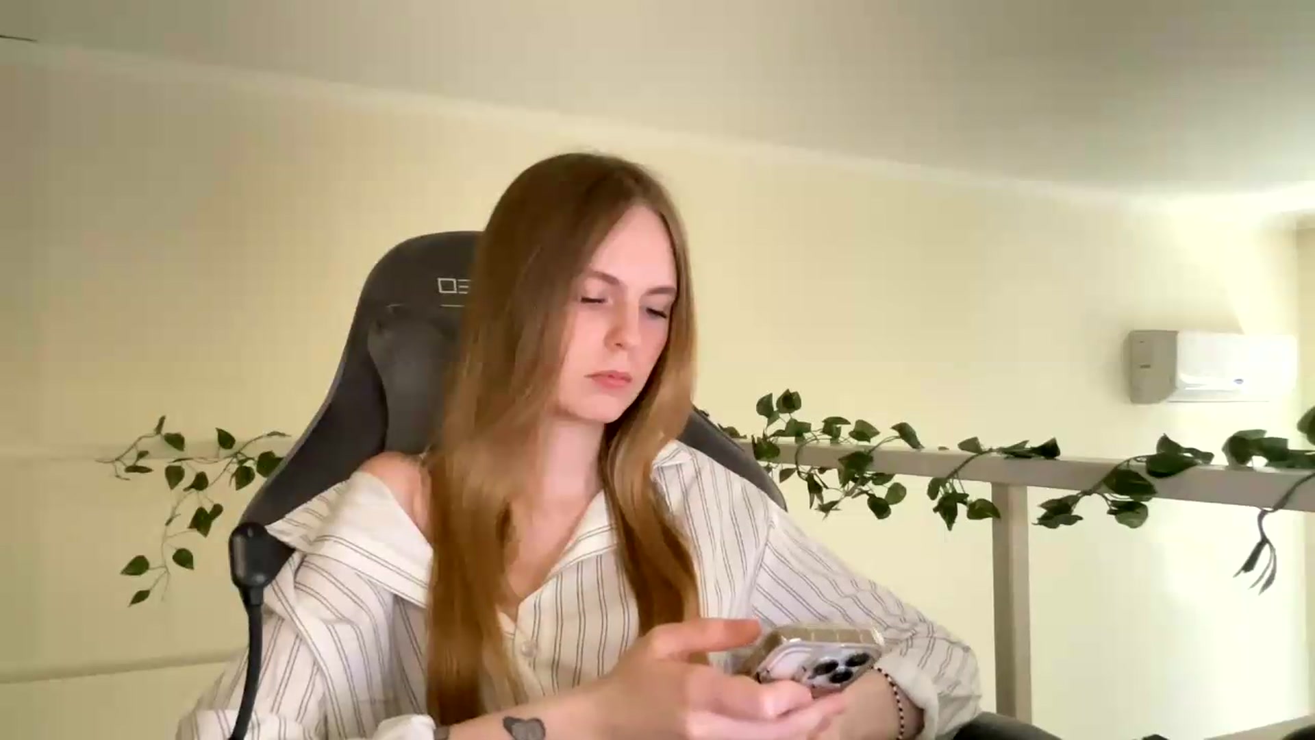 Gallery image thumbnail from SelinaMynx's myfreecams stream on, 06/26/2026, 14:00 image 12 of 20