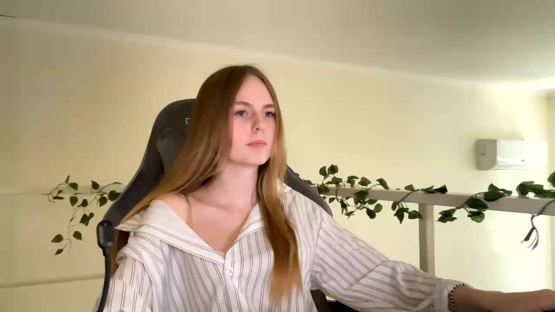 Gallery image thumbnail from SelinaMynx's myfreecams stream on, 06/26/2026, 14:00 image 13 of 20