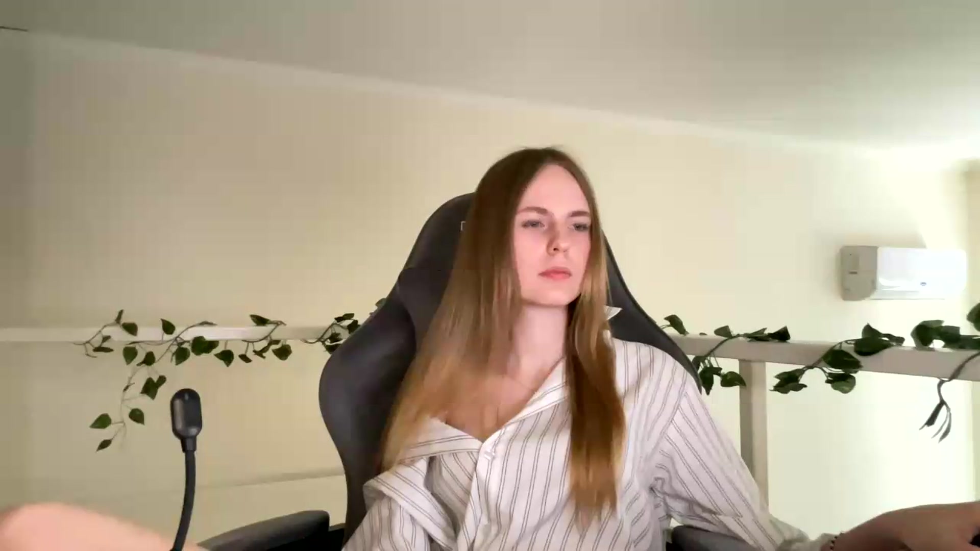 Gallery image thumbnail from SelinaMynx's myfreecams stream on, 06/26/2026, 14:00 image 20 of 20