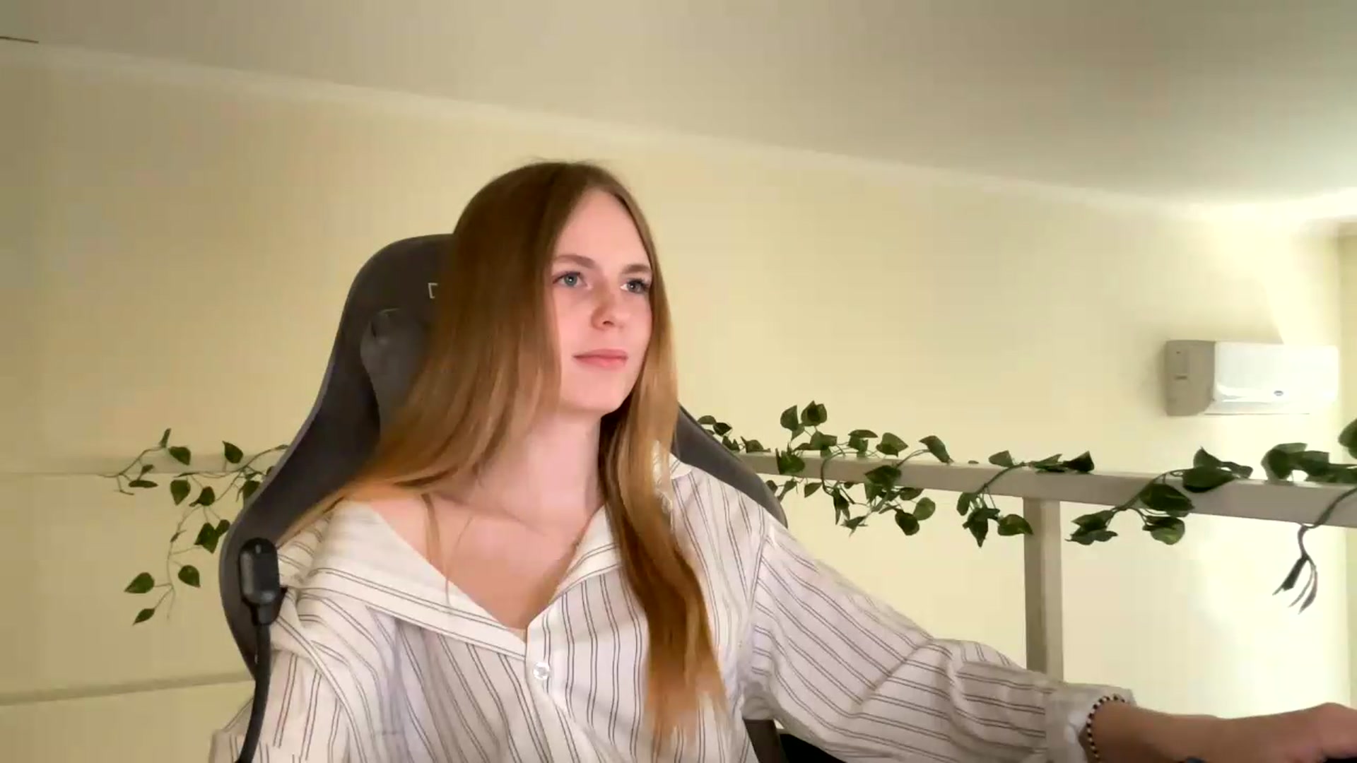 Gallery image thumbnail from SelinaMynx's myfreecams stream on, 06/26/2026, 14:00 image 15 of 20