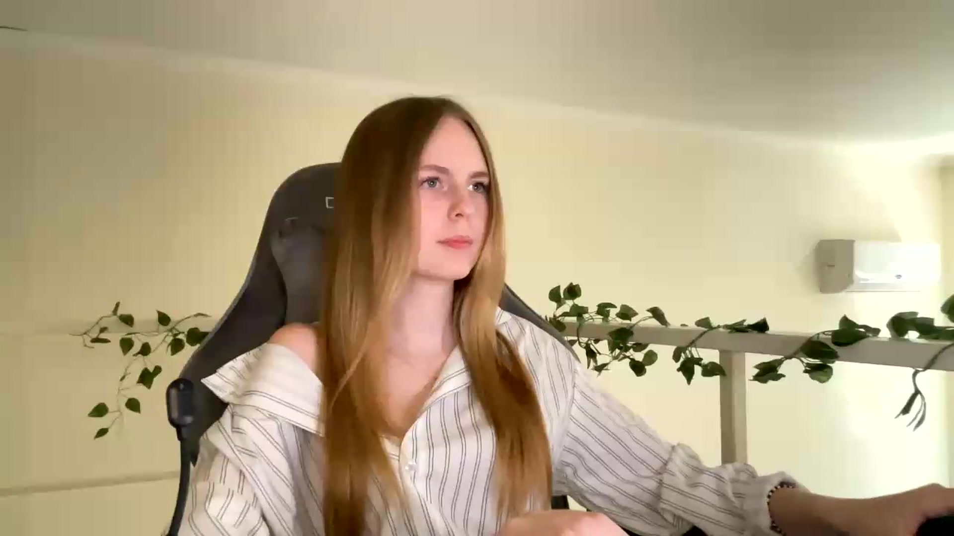 Gallery image thumbnail from SelinaMynx's myfreecams stream on, 06/26/2026, 14:00 image 3 of 20