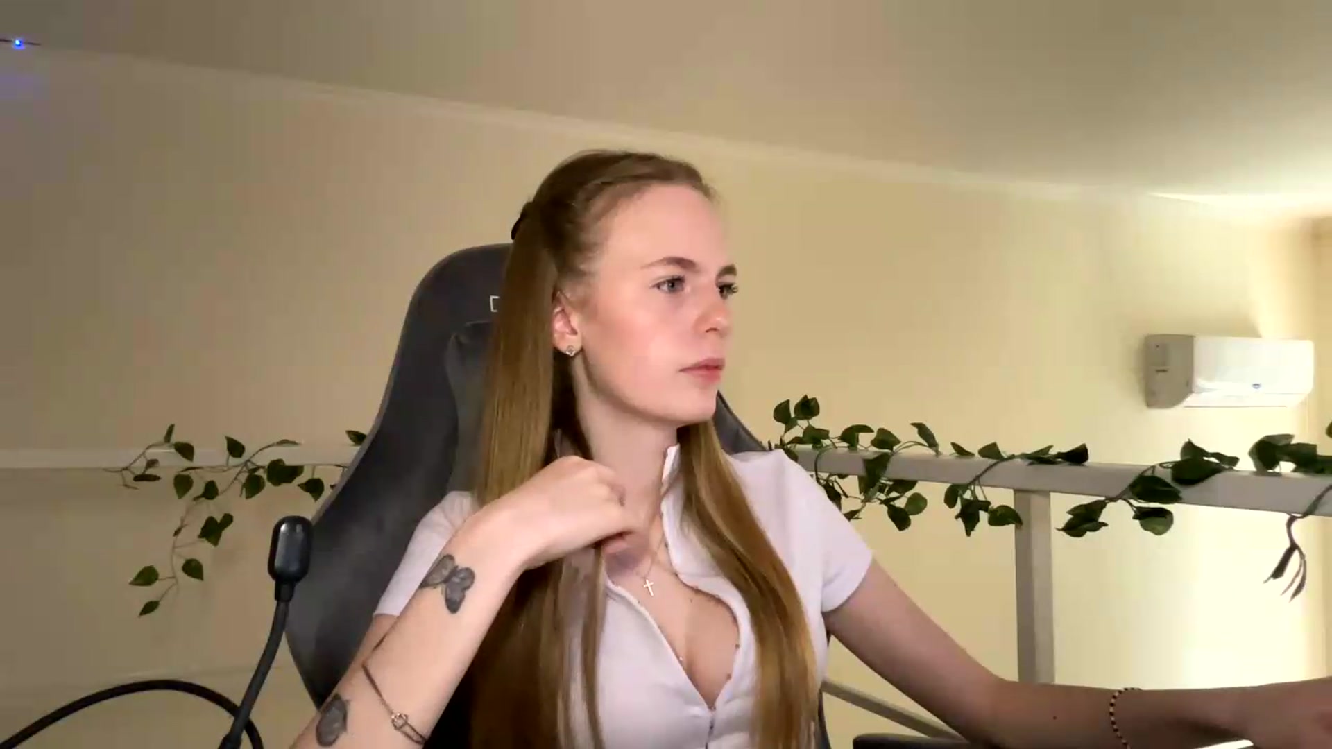Gallery image thumbnail from SelinaMynx's myfreecams stream on, 06/28/2026, 08:49 image 18 of 20
