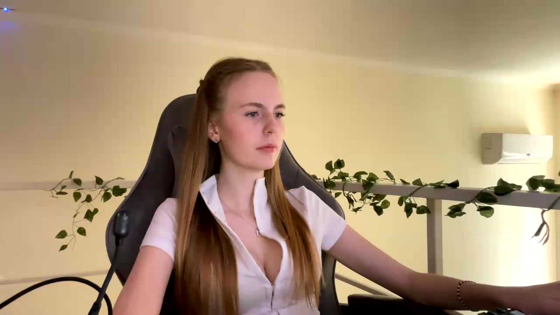 Gallery image thumbnail from SelinaMynx's myfreecams stream on, 06/28/2026, 09:59 image 12 of 20