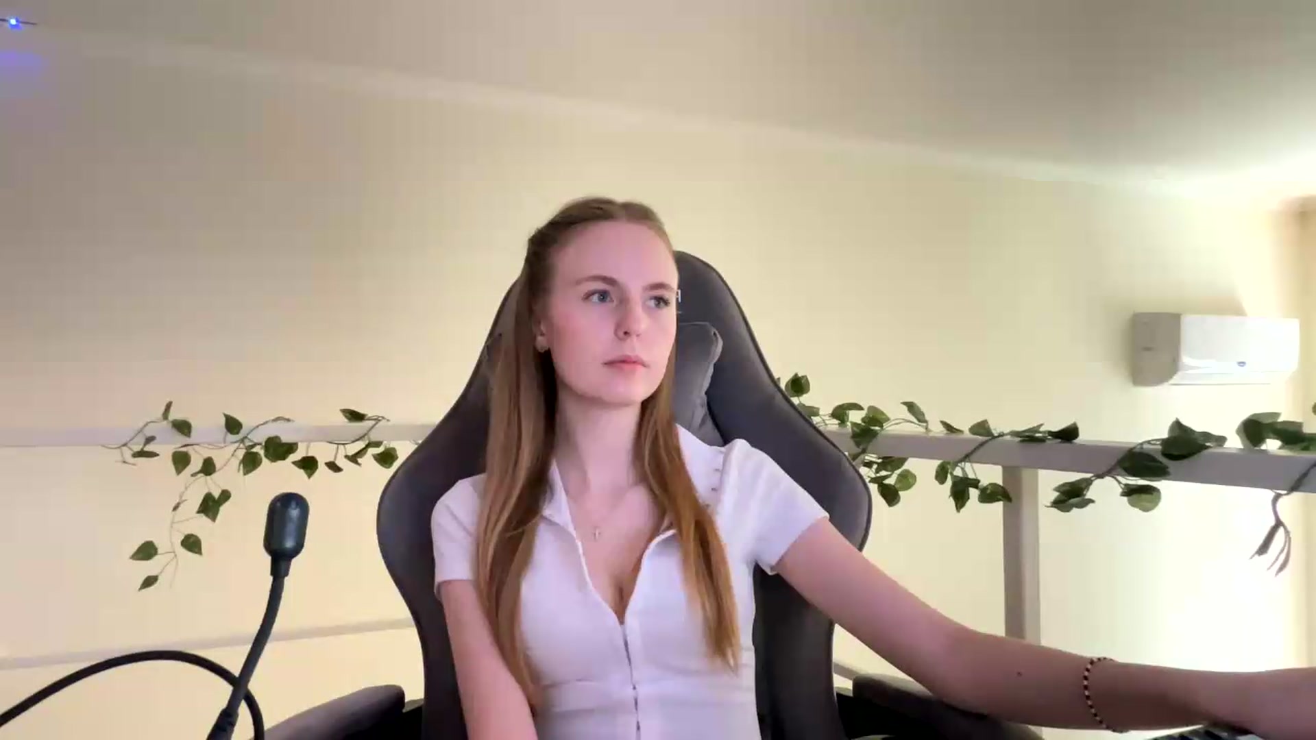 Gallery image thumbnail from SelinaMynx's myfreecams stream on, 06/28/2026, 09:59 image 17 of 20