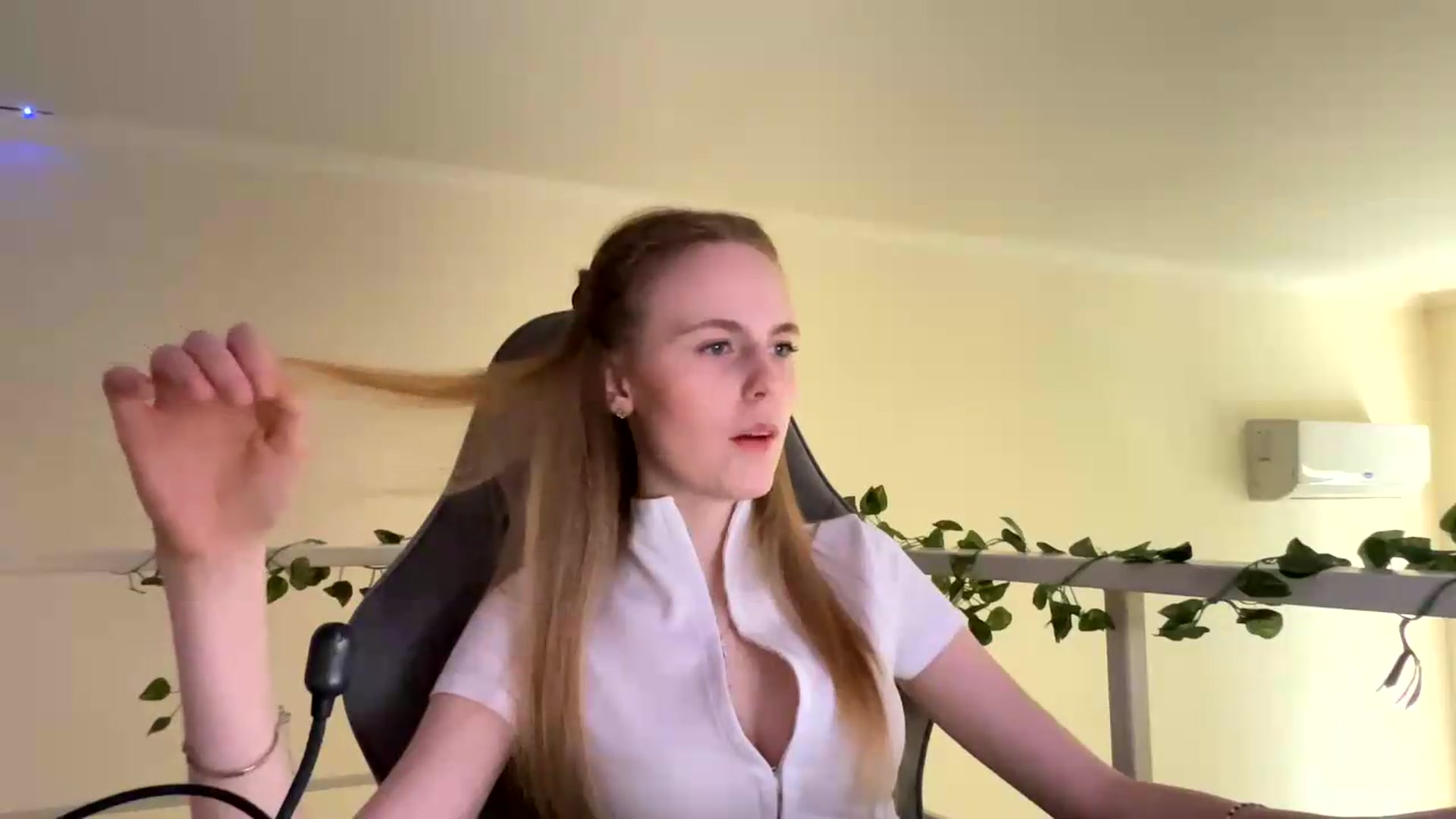 Gallery image thumbnail from SelinaMynx's myfreecams stream on, 06/28/2026, 12:56 image 12 of 20