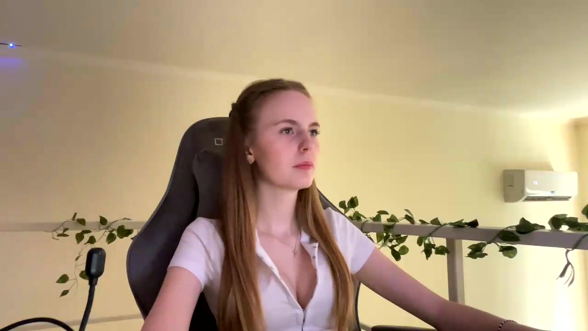 Gallery image thumbnail from SelinaMynx's myfreecams stream on, 06/28/2026, 12:56 image 5 of 20
