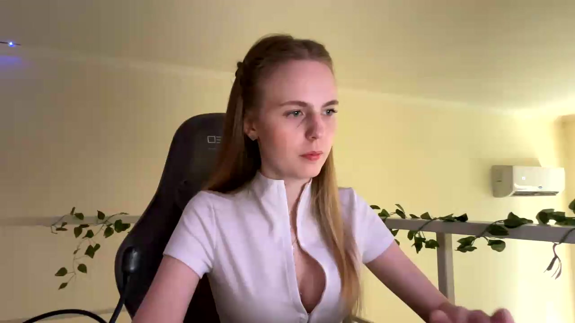 Gallery image thumbnail from SelinaMynx's myfreecams stream on, 06/28/2026, 12:56 image 10 of 20