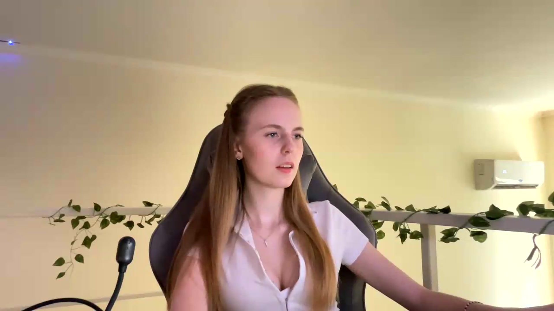 Gallery image thumbnail from SelinaMynx's myfreecams stream on, 06/28/2026, 12:56 image 7 of 20
