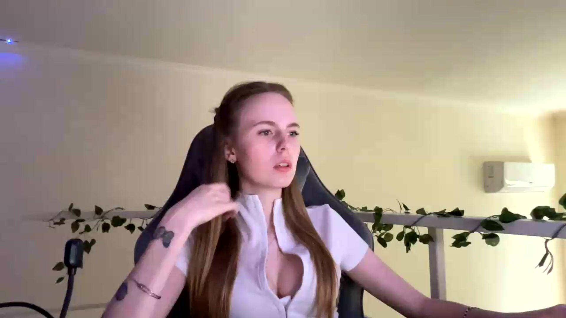 Gallery image thumbnail from SelinaMynx's myfreecams stream on, 06/28/2026, 13:55 image 13 of 20
