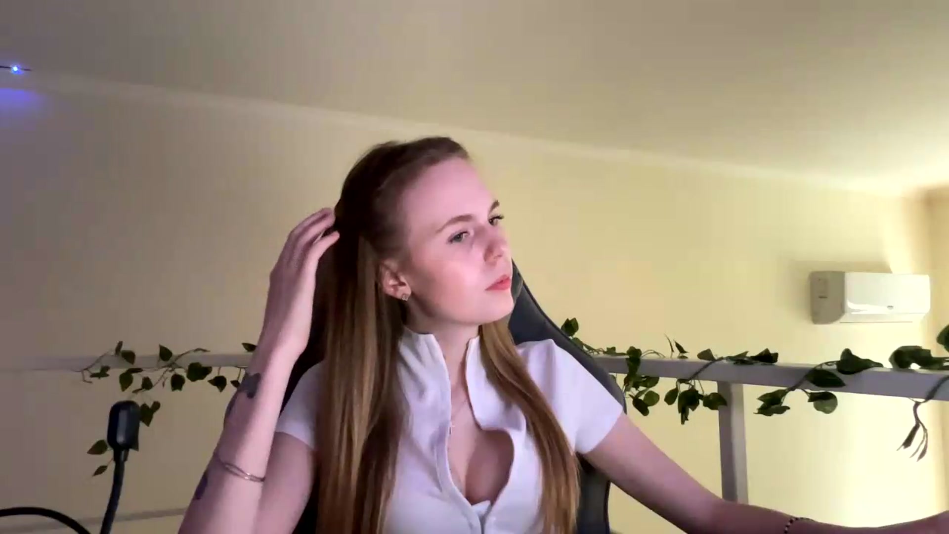 Gallery image thumbnail from SelinaMynx's myfreecams stream on, 06/28/2026, 13:55 image 8 of 20