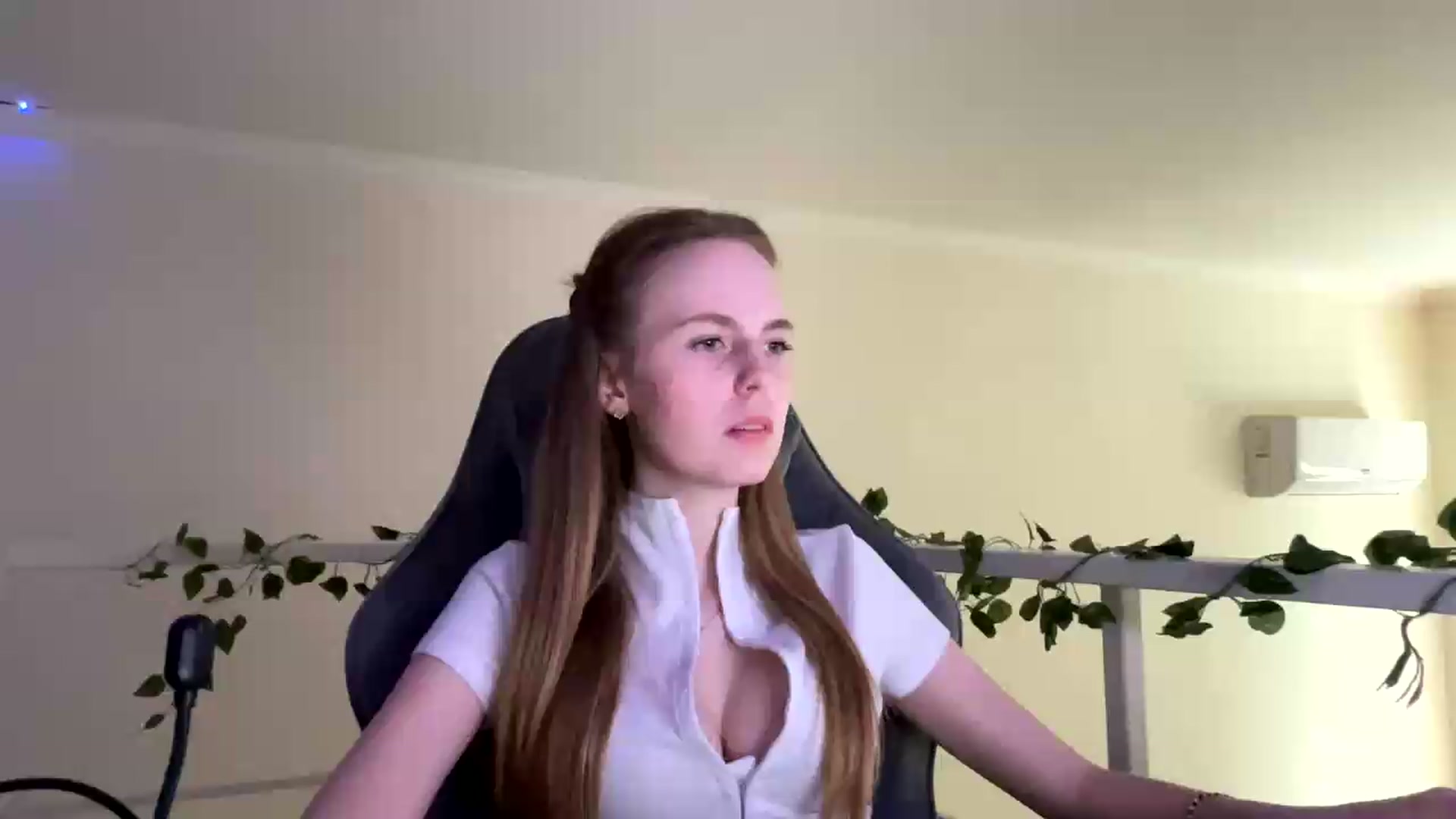 Gallery image thumbnail from SelinaMynx's myfreecams stream on, 06/28/2026, 13:55 image 12 of 20